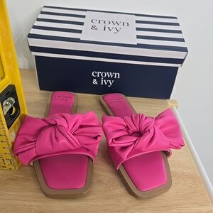 Crown & ivy womens flat Sophia Fushia Pink  sandals W Bow Size 6 NIB